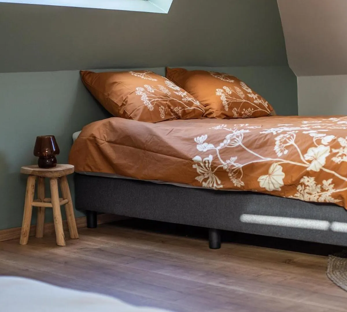 Chic 3Br Apartment Near Antwerpen-Centraal Station 0*,  Bélgica