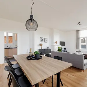 Surprimo - Gerenoveerd Apartamento